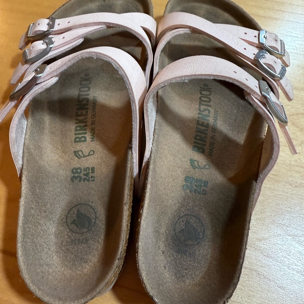 Birkenstock Women's Light Pink Sandals